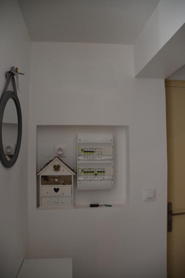 Lumineux Deux Pieces En Rez De Jardin *